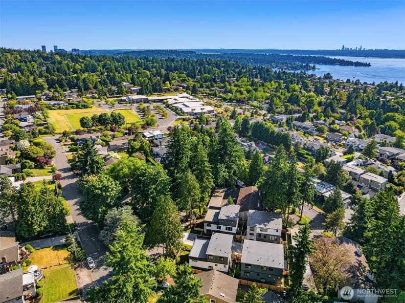 Property photo for 11216 Ne 67th Street #4, Kirkland photo 37