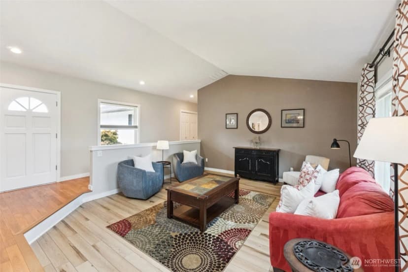 Property photo for 19118 121st Place Se, Renton photo 2