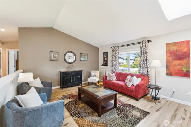 Property photo for 19118 121st Place Se, Renton photo 3