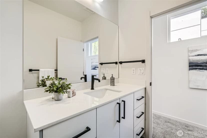 Property photo for 1108 33rd Avenue #b, Seattle photo 16