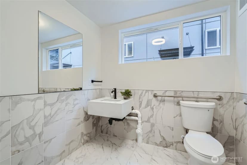 Property photo for 1108 33rd Avenue #b, Seattle photo 17