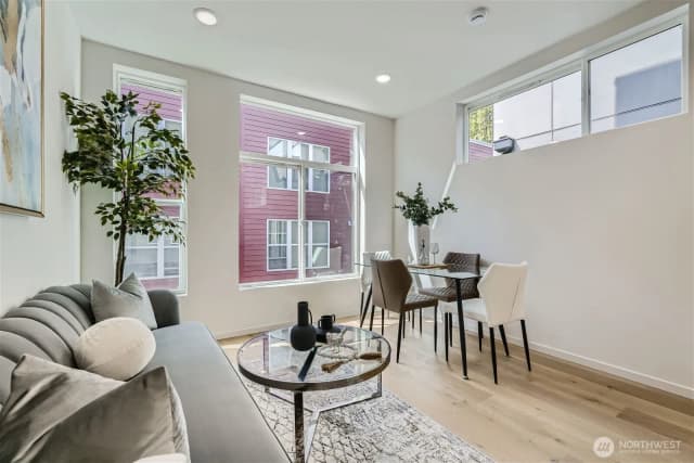 Property photo for 1108 33rd Avenue #b, Seattle photo 4