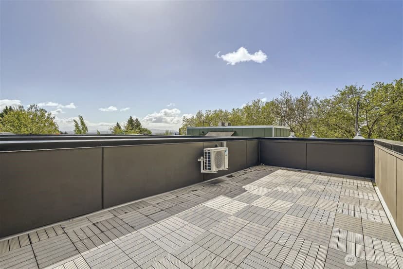 Property photo for 1108 33rd Avenue #b, Seattle photo 2
