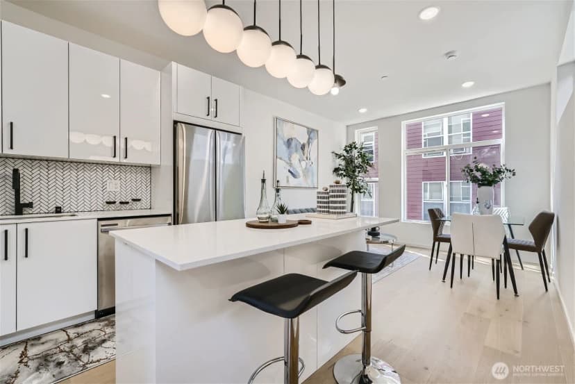 Property photo for 1108 33rd Avenue #b, Seattle photo 3