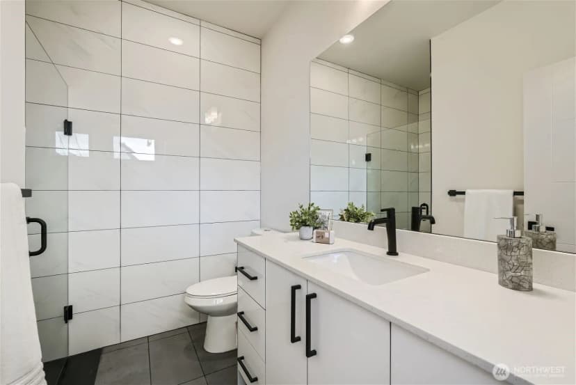 Property photo for 1108 33rd Avenue #b, Seattle photo 14