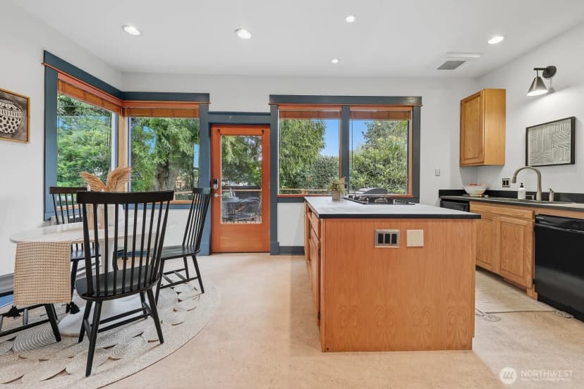 Property photo for 2030 S Ingersoll Place, Seattle photo 14
