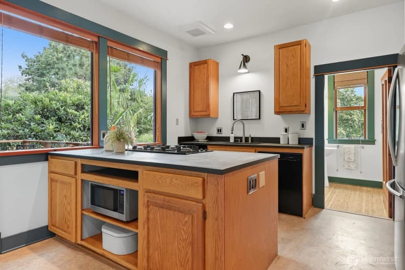 Property photo for 2030 S Ingersoll Place, Seattle photo 16