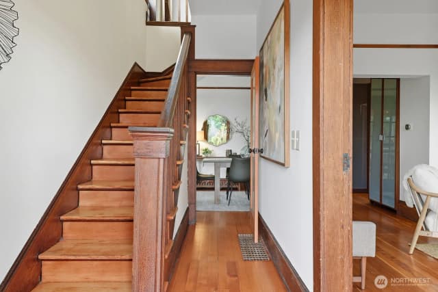 Property photo for 2030 S Ingersoll Place, Seattle photo 3