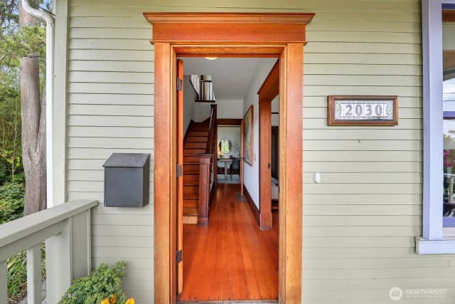 Property photo for 2030 S Ingersoll Place, Seattle photo 2