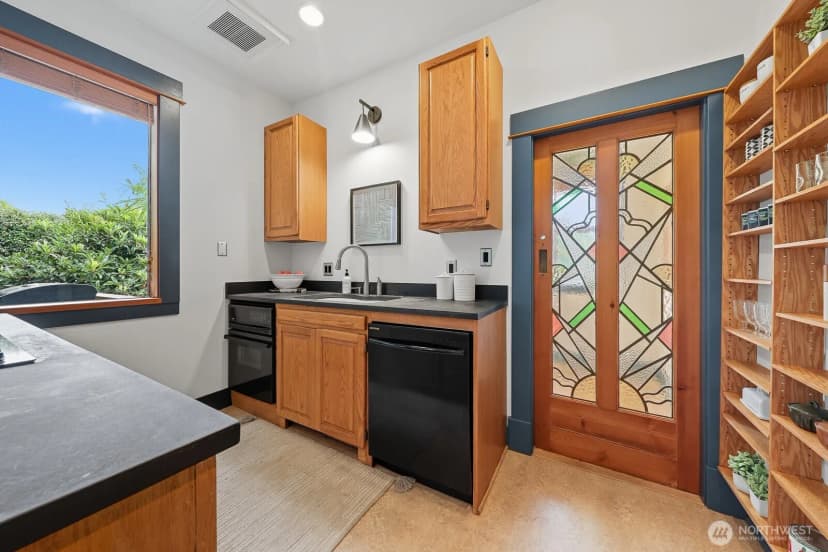 Property photo for 2030 S Ingersoll Place, Seattle photo 19