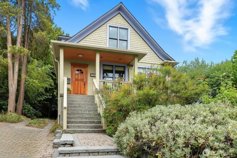 Property photo for 2030 S Ingersoll Place, Seattle