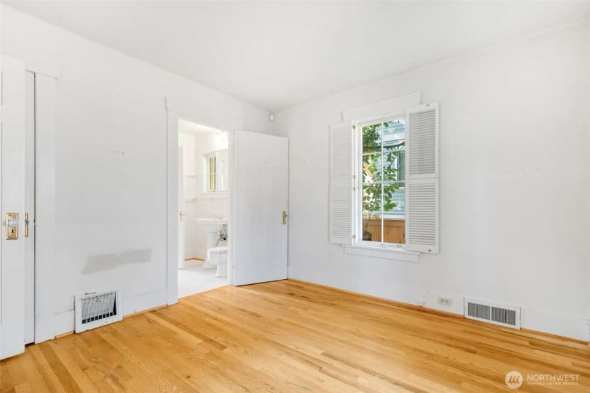 Property photo for 5412 Kensington Place N, Seattle photo 15