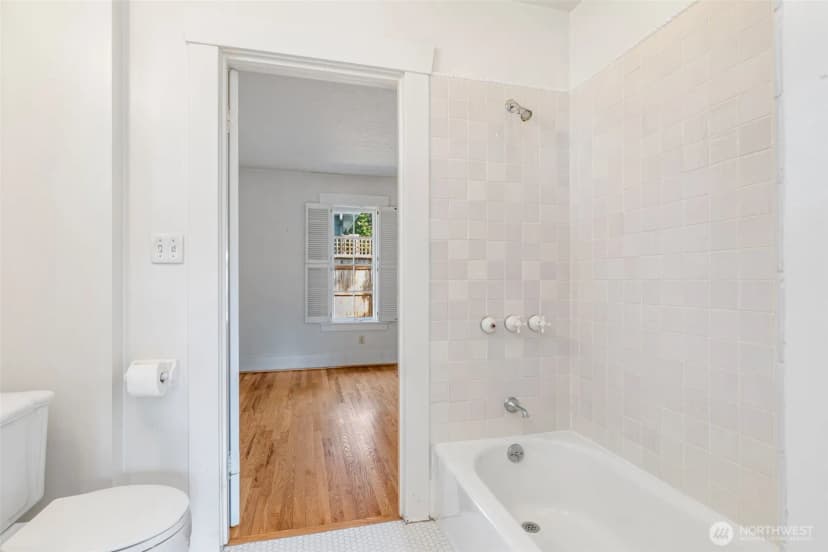 Property photo for 5412 Kensington Place N, Seattle photo 14