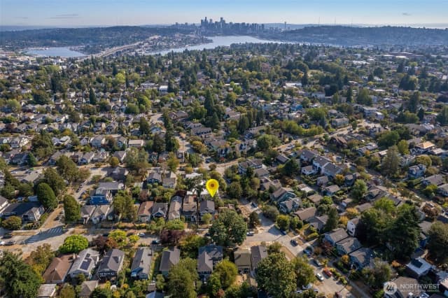 Property photo for 5412 Kensington Place N, Seattle photo 3