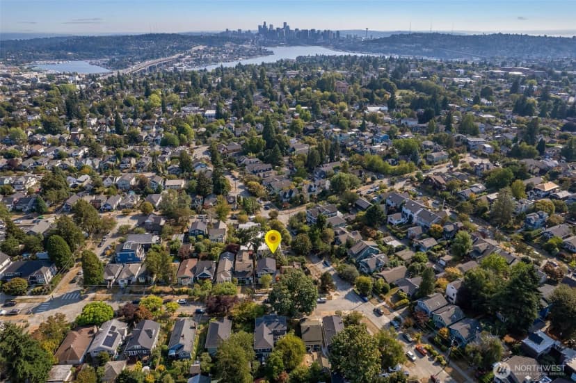 Property photo for 5412 Kensington Place N, Seattle photo 3