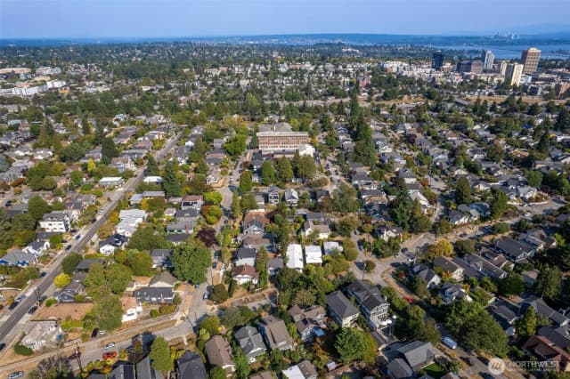 Property photo for 5412 Kensington Place N, Seattle photo 4