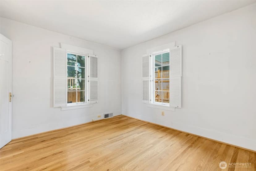 Property photo for 5412 Kensington Place N, Seattle photo 16