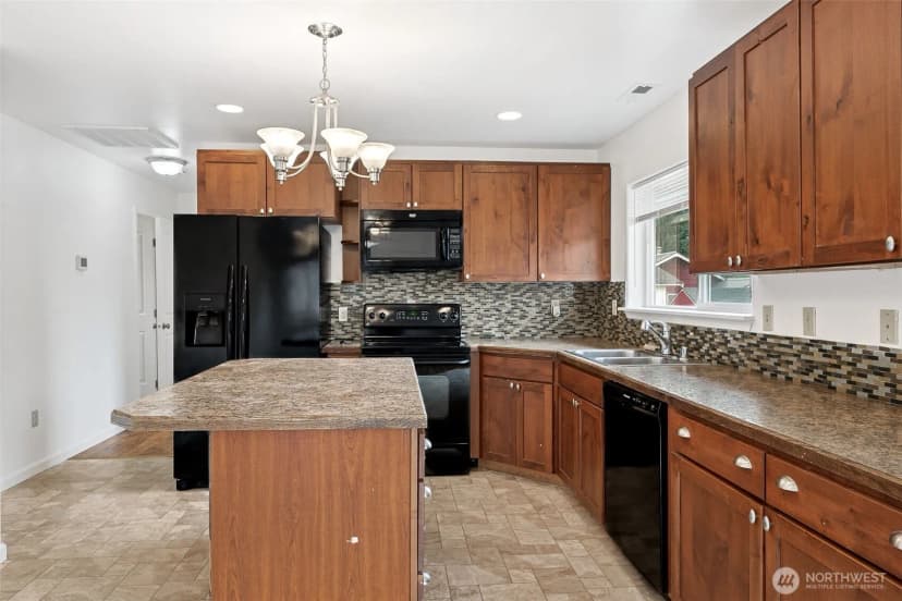 Property photo for 210 N Market Street, Bucoda photo 18