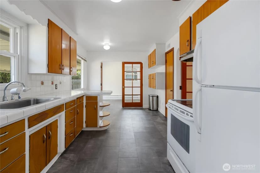 Property photo for 9417 S Fawcett Avenue, Tacoma photo 14