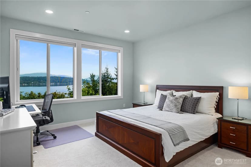 Property photo for 670 W Lake Sammamish Parkway Ne, Bellevue photo 18