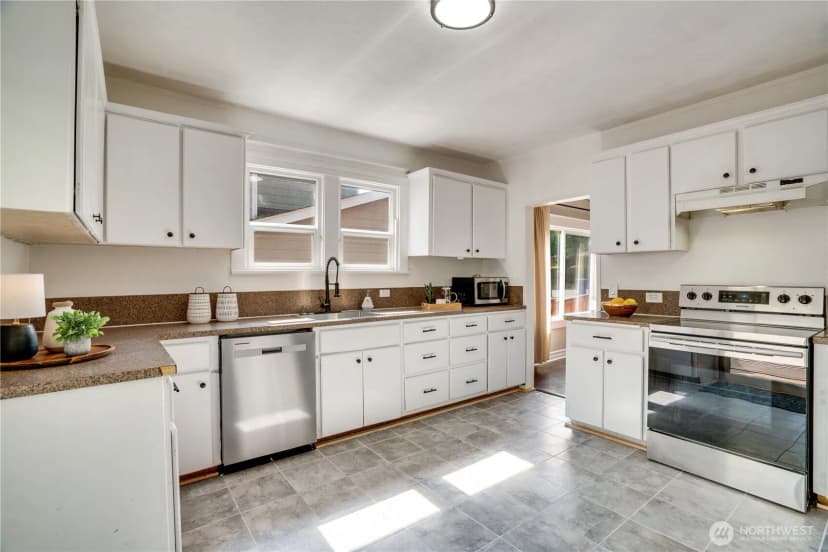 Property photo for 6451 E B Street, Tacoma photo 9