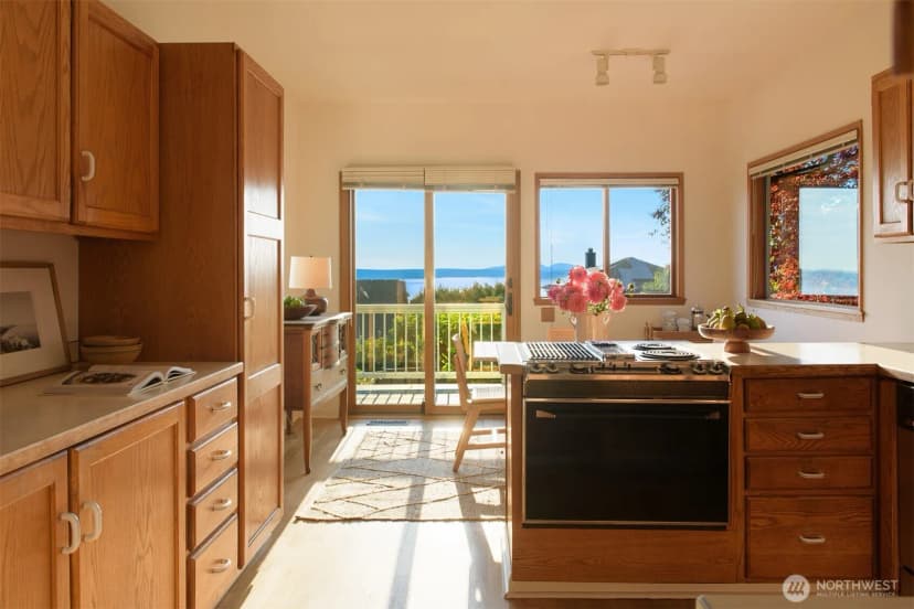 Property photo for 9015 38th Avenue Sw, Seattle photo 11