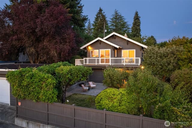 Property photo for 9015 38th Avenue Sw, Seattle