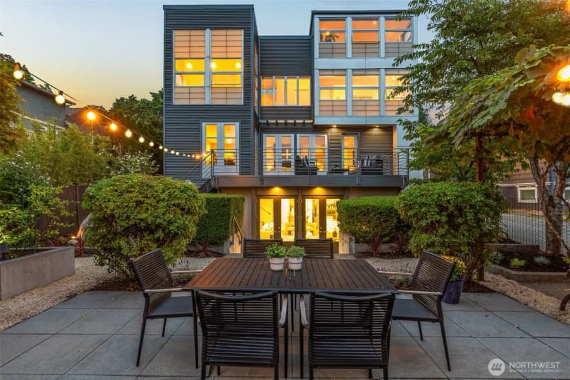 Property photo for 727 13th Avenue E, Seattle photo 30