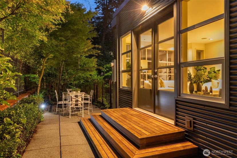 Property photo for 727 13th Avenue E, Seattle photo 33