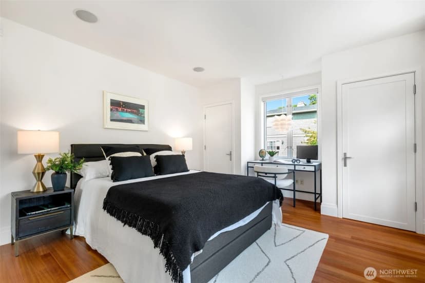 Property photo for 727 13th Avenue E, Seattle photo 15