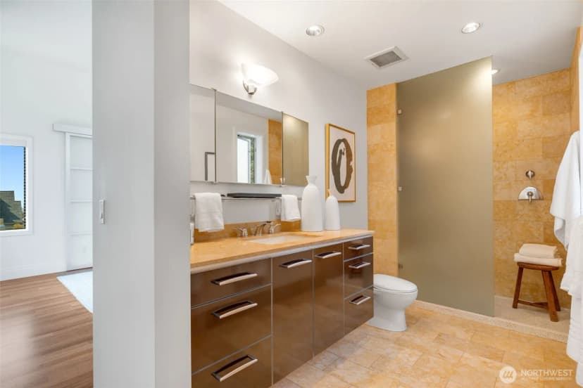 Property photo for 727 13th Avenue E, Seattle photo 19