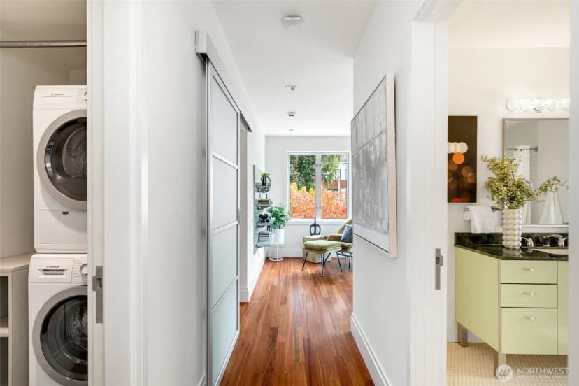 Property photo for 727 13th Avenue E, Seattle photo 12