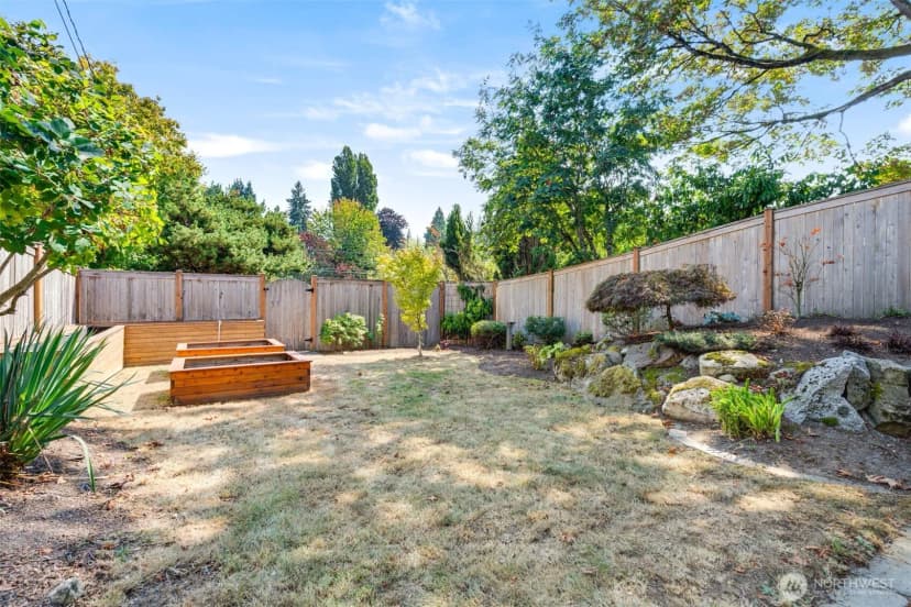 Property photo for 9015 Burke Avenue N, Seattle photo 33