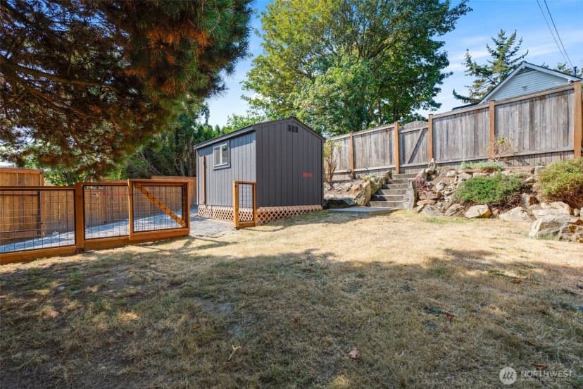 Property photo for 9015 Burke Avenue N, Seattle photo 36