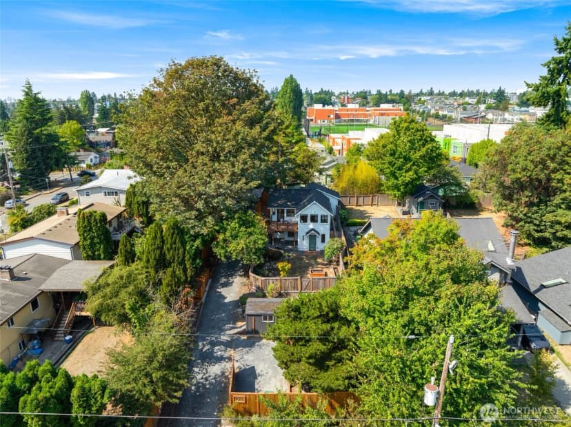 Property photo for 9015 Burke Avenue N, Seattle photo 37