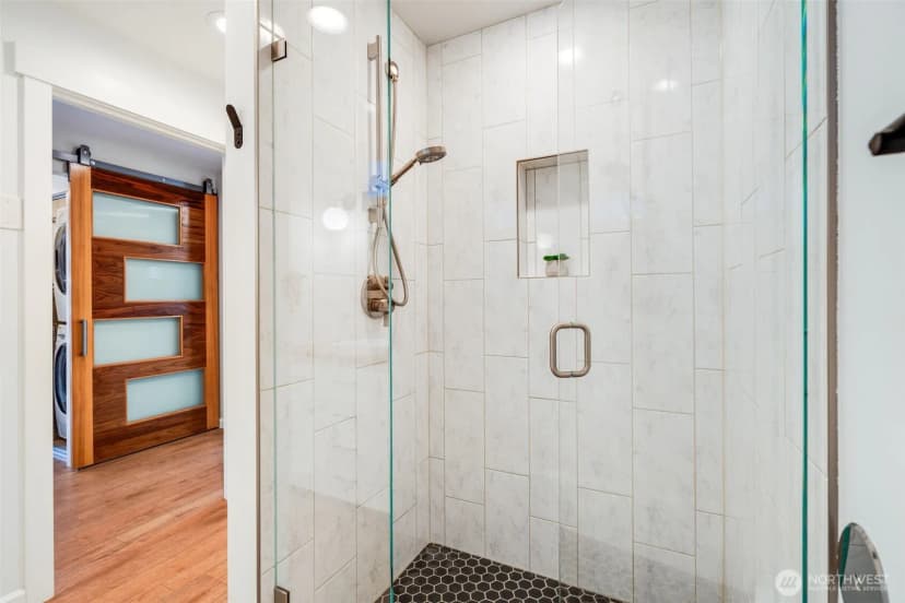 Property photo for 9015 Burke Avenue N, Seattle photo 19