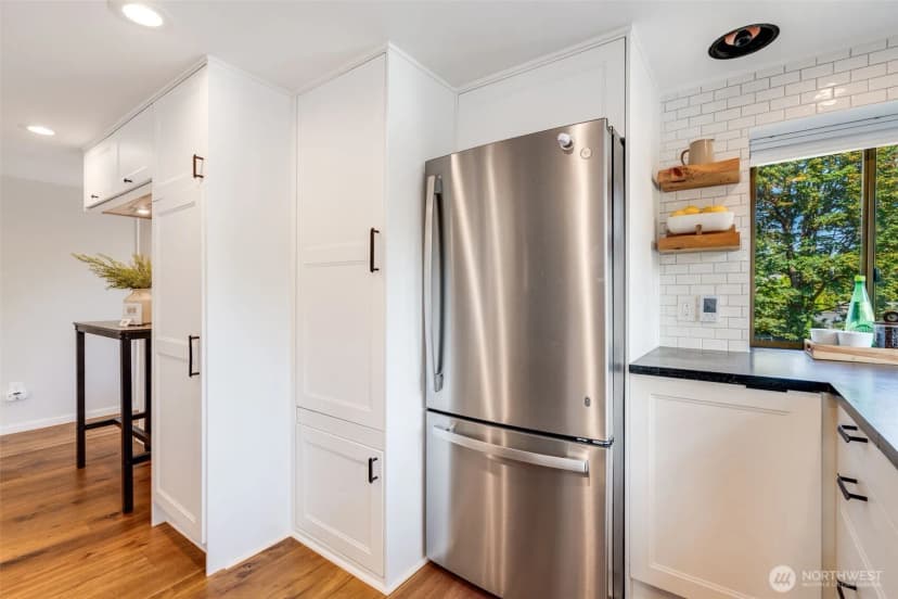 Property photo for 9015 Burke Avenue N, Seattle photo 9