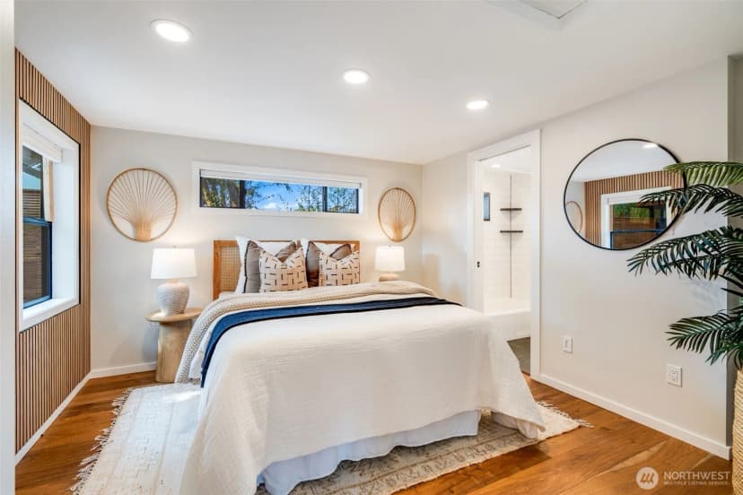 Property photo for 9015 Burke Avenue N, Seattle photo 12