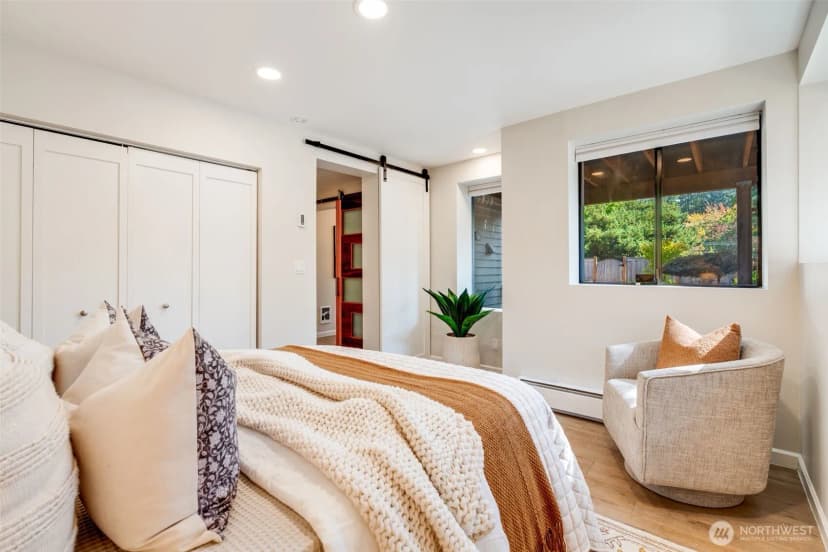 Property photo for 9015 Burke Avenue N, Seattle photo 17