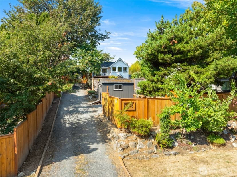 Property photo for 9015 Burke Avenue N, Seattle photo 32