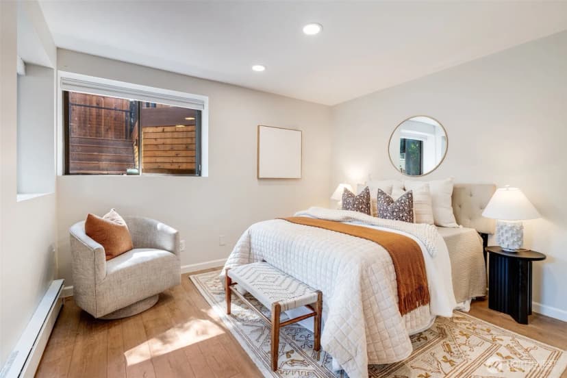 Property photo for 9015 Burke Avenue N, Seattle photo 16