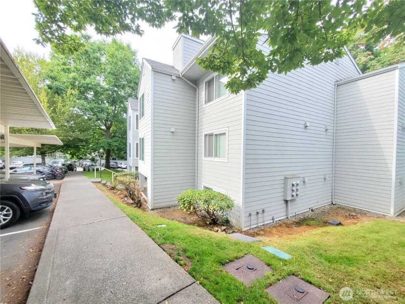 Property photo for 975 Aberdeen Avenue Ne #j104, Renton photo 12