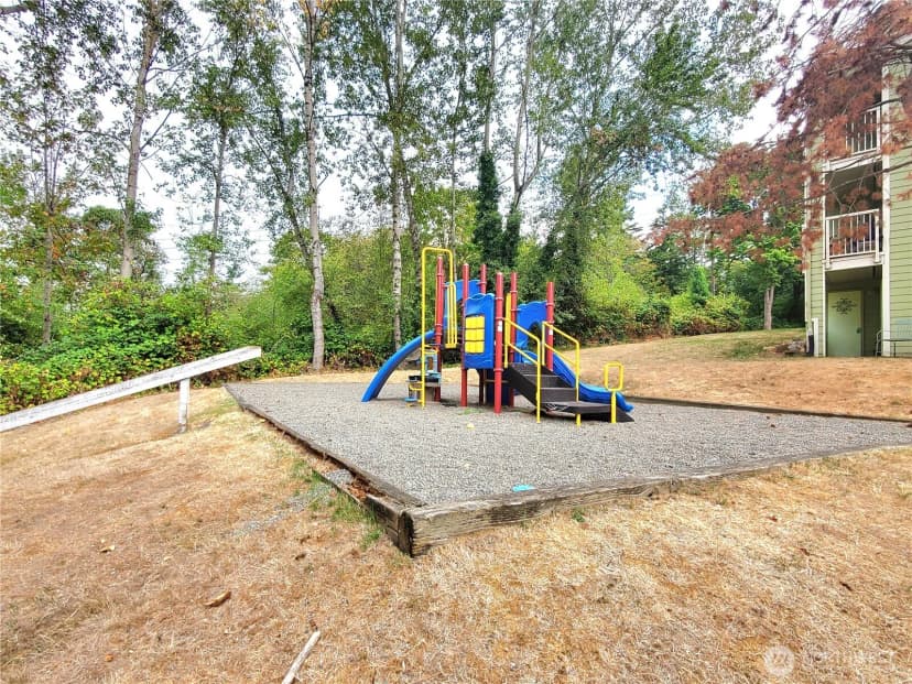 Property photo for 975 Aberdeen Avenue Ne #j104, Renton photo 15