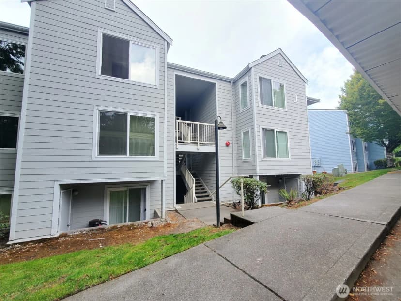 Property photo for 975 Aberdeen Avenue Ne #j104, Renton photo 10