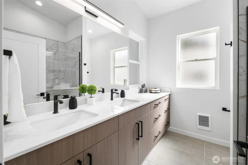 Property photo for 2809 S Grand Street, Seattle photo 15