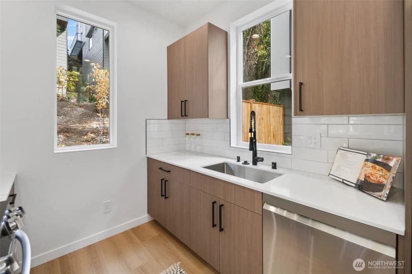 Property photo for 2809 S Grand Street, Seattle photo 10