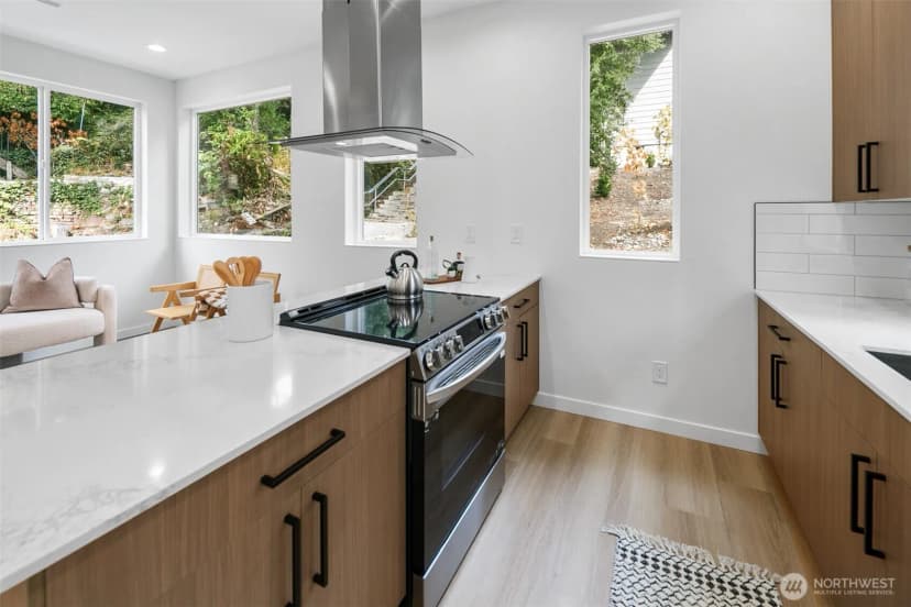 Property photo for 2809 S Grand Street, Seattle photo 9