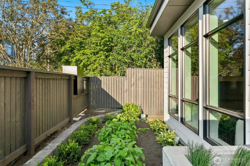 Property photo for 2037 Nw 61st Street #b, Seattle photo 3