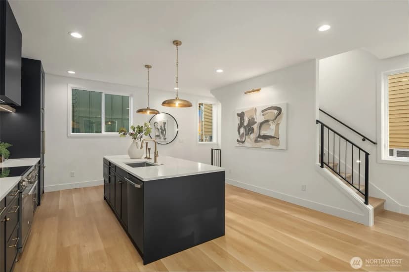 Property photo for 920 34th Avenue #a, Seattle photo 12