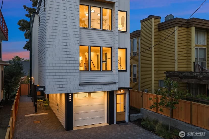 Property photo for 920 34th Avenue #a, Seattle photo 4
